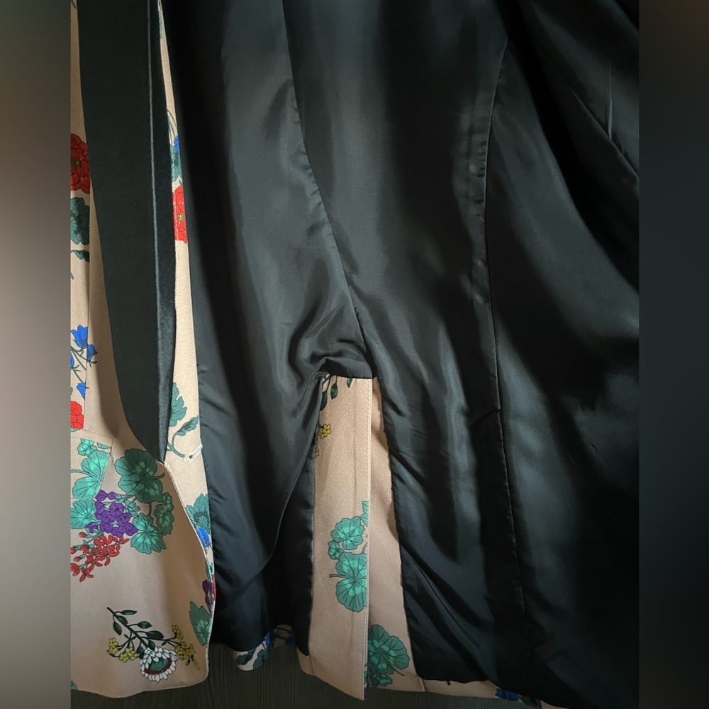 SMYTHE stunning floral tux blazer - Picture 9 of 11